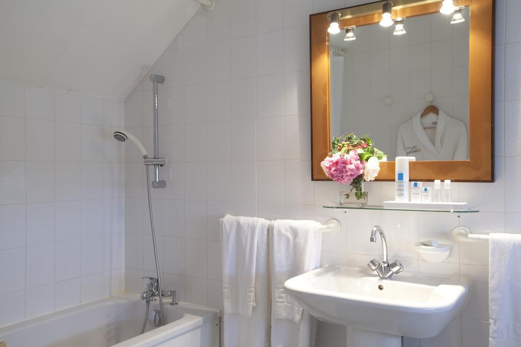 Logis Hotel Saint-Roch Pleumartin Værelse billede