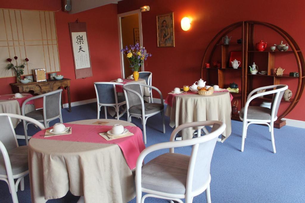 Logis Hotel Saint-Roch Pleumartin Eksteriør billede
