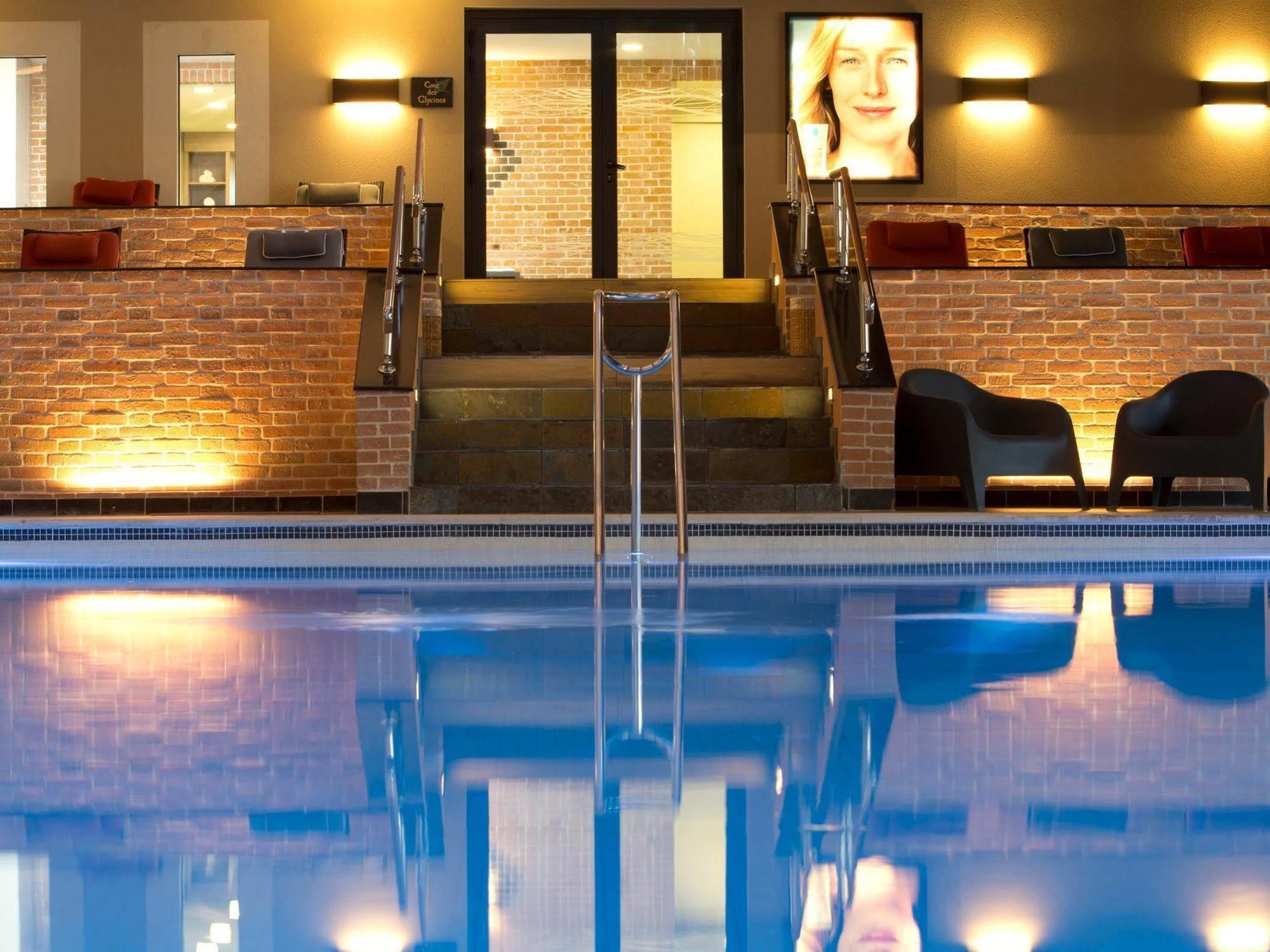 Logis Hotel Saint-Roch Pleumartin Eksteriør billede